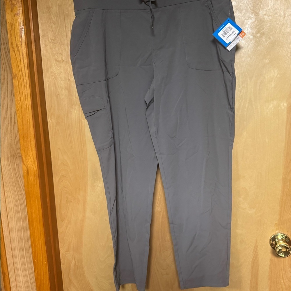 Columbia Gray XL Cargo Pants with Comfort Fit hiking or outdoor wear